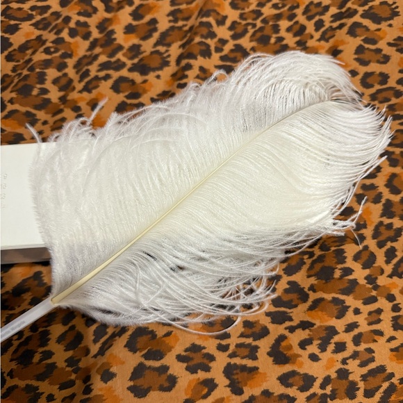 Maison Martin Margiela White Feather Pen ⭐️🩵 - Picture 3 of 4